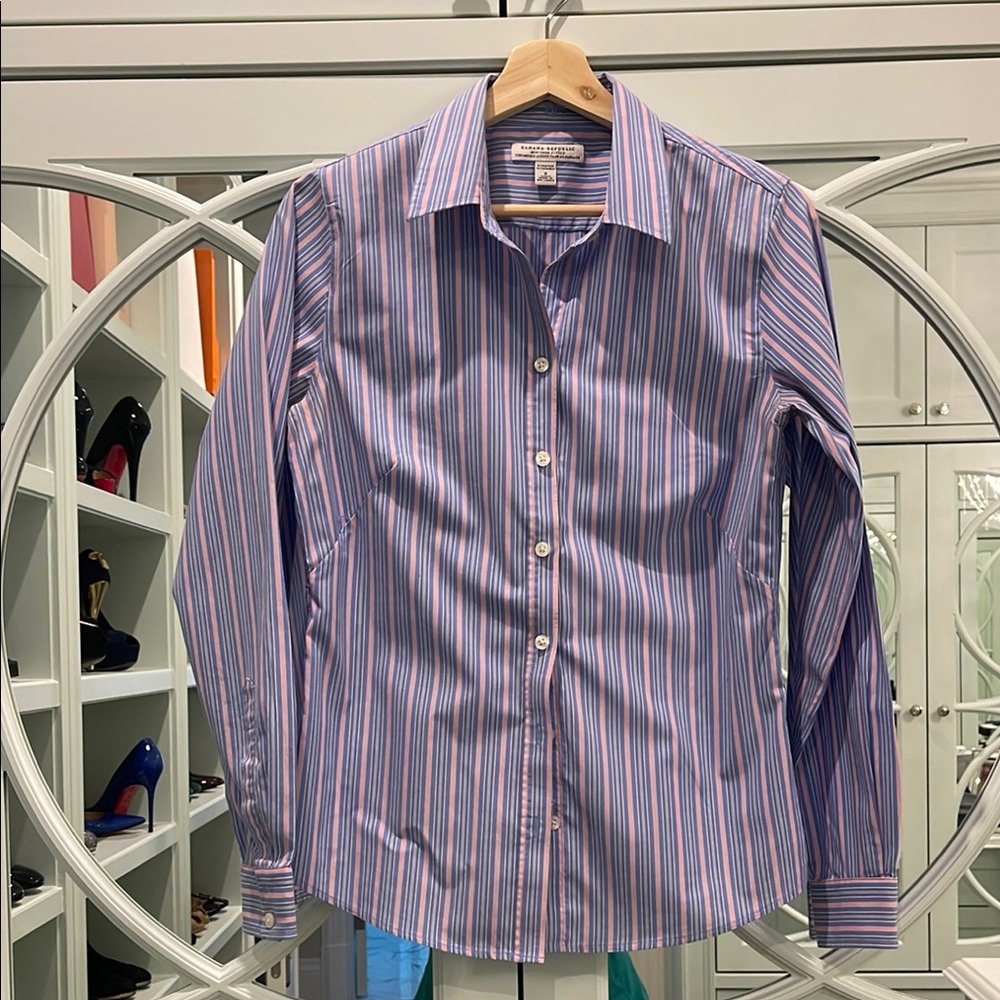 Banana Republic Blue and Pink Fitted Button Down Shirt